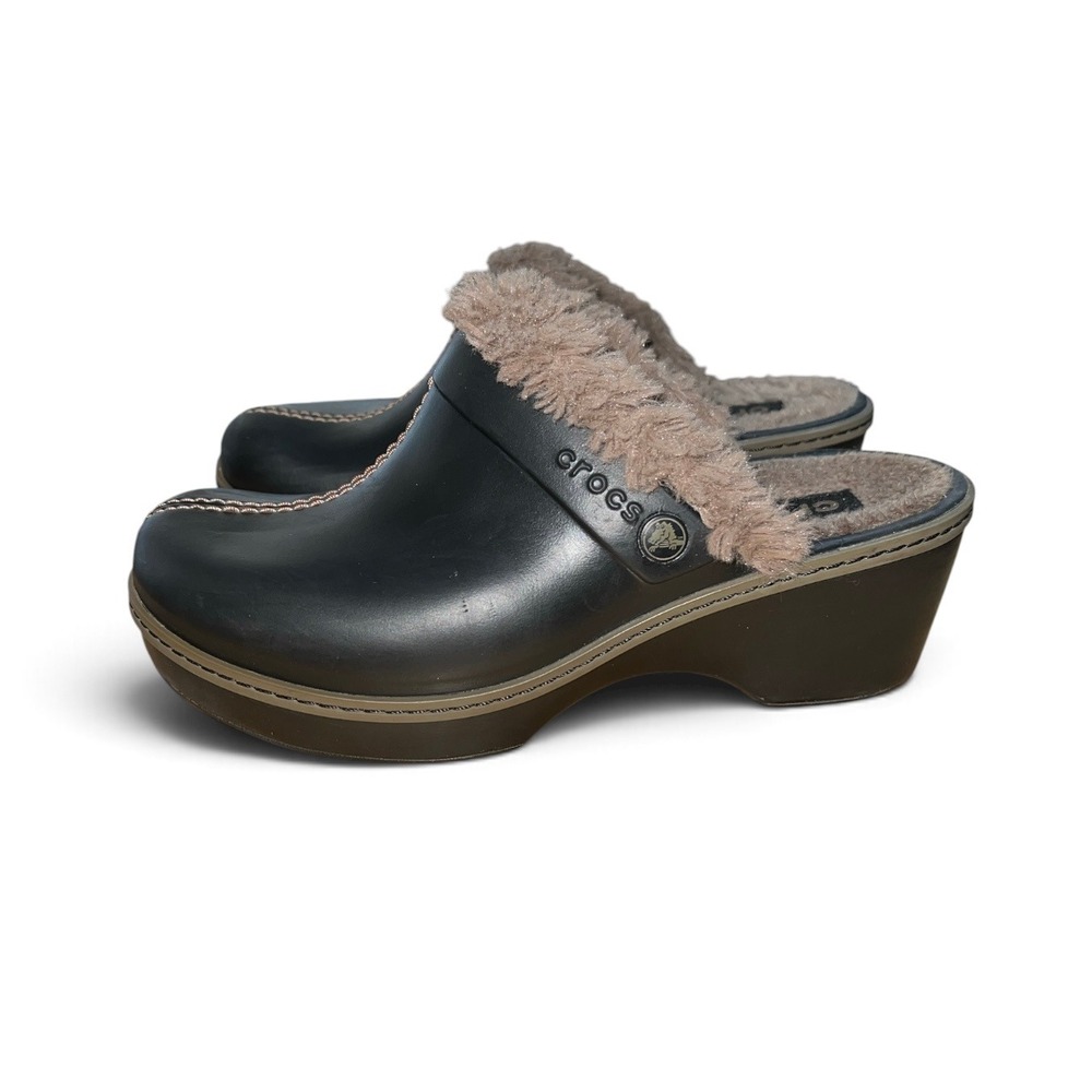 Crocs Cobbler Eva Clogs Women 6 Black Faux Fur Lined Wedge Mules 11552